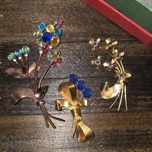 Elegant Floral Brooch Set with Colorful Crystals